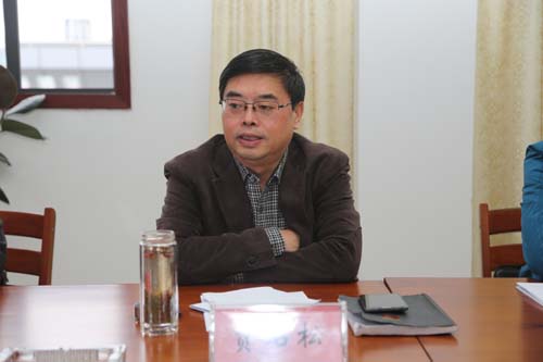 2在座谈会上发言.JPG